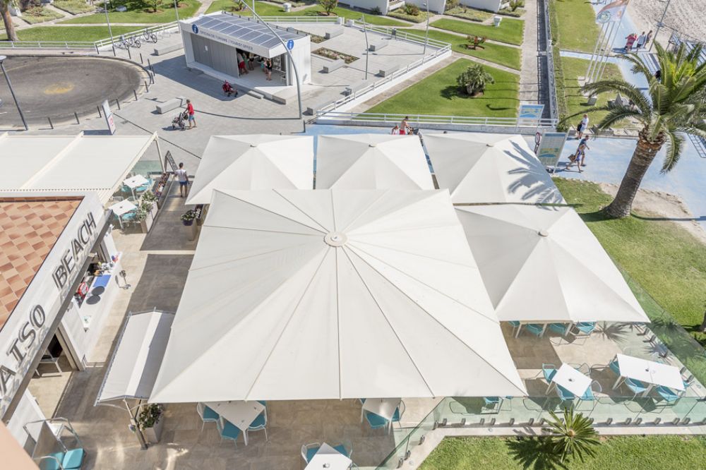 Large open sunshade